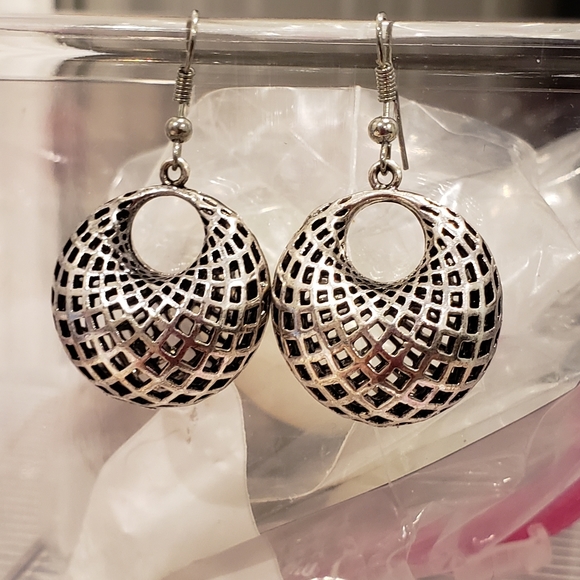 Beautiful set 🔥🔥 - Picture 2 of 3